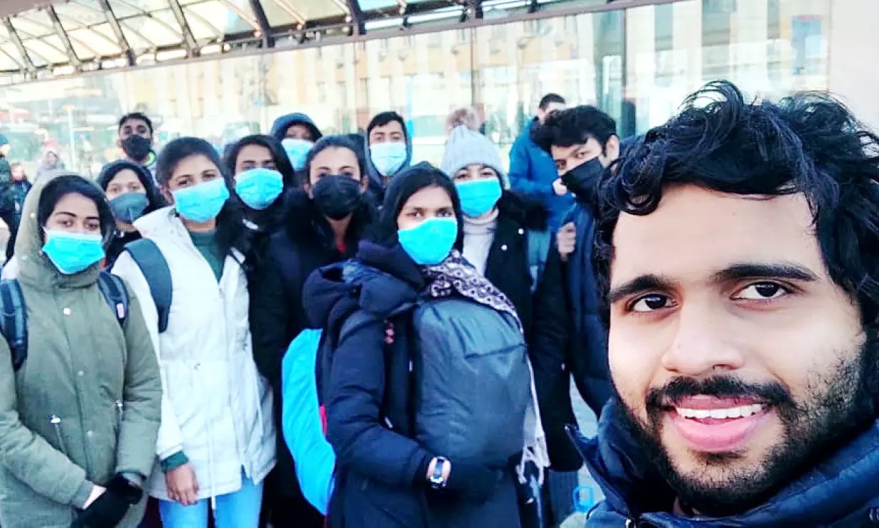 കിയവിൽ നിന്ന്​ അതിർത്തിയിലെത്താൻ ദുരിതപർവം താണ്ടി ആദിത്യയും സംഘവും