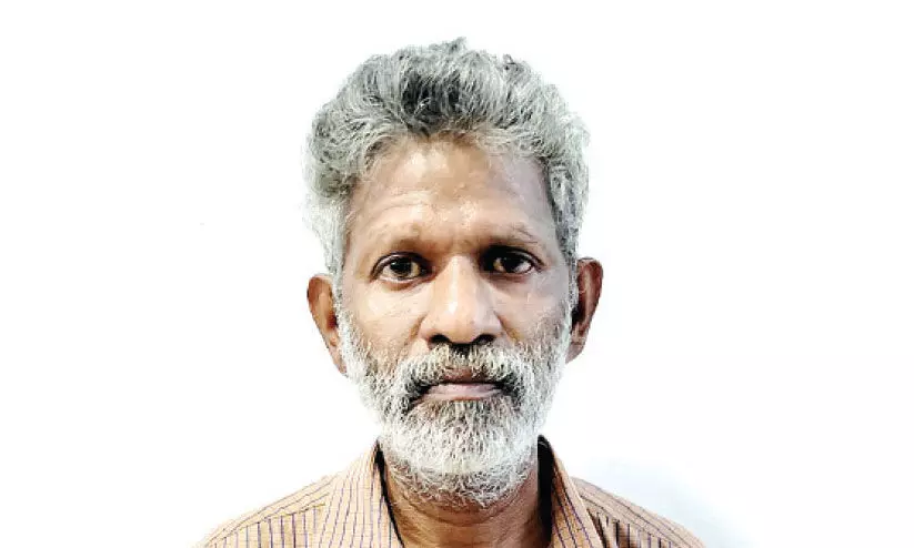 വ്യാജ സ്വർണം പണയംവെച്ച് 14 ലക്ഷം തട്ടിയ കേസ്: വ്യാജ സ്വർണം നിർമിച്ചയാൾ പിടിയിൽ വ്യാജ സ്വർണം പണയംവെച്ച് 14 ലക്ഷം തട്ടിയ കേസ്: വ്യാജ സ്വർണം നിർമിച്ചയാൾ പിടിയിൽ