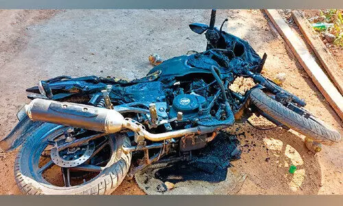 ബൈക്ക് തീവെച്ച് നശിപ്പിച്ചു