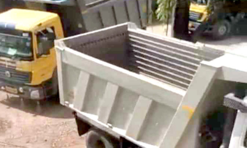 ജീവൻ ​വേണേൽ ഓടിക്കോ; ടിപ്പറുകളുടെ മത്സരയോട്ടം തുടരുന്നു