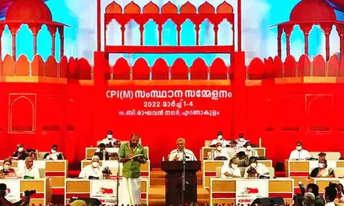 റഷ്യയെ തള്ളി യെച്ചൂരി; അധിനിവേശമല്ല പ്രതിസന്ധിക്ക്​ പരിഹാരമെന്ന്