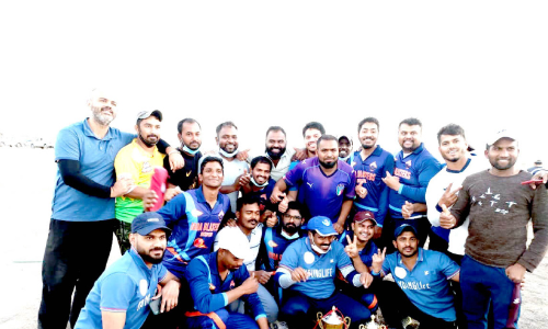 ന്യൂ ​സ്റ്റാ​ര്‍ ചാ​മ്പ്യ​ന്‍സ് ട്രോ​ഫി​യി​ൽ ജേ​താ​ക്ക​ളാ​യ ഇ​ബ്ര ബ്ലാ​സ്റ്റേ​ഴ്സ് ടീം