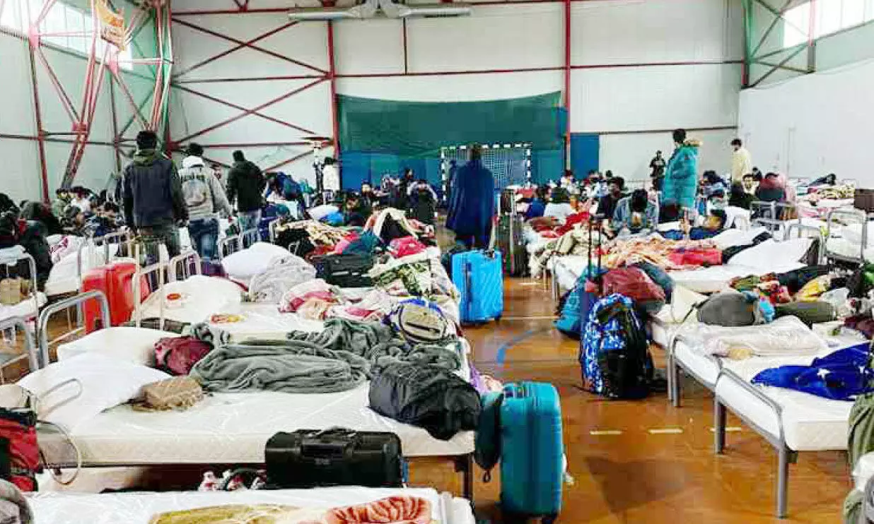 രക്ഷപ്പെട്ട് റുമേനിയയിൽ എത്തിയവർ വിമാനം കാത്ത് കഴിയുന്നു; ഇന്ത്യൻ എംബസി അധികൃതർ വന്നില്ലെന്ന്