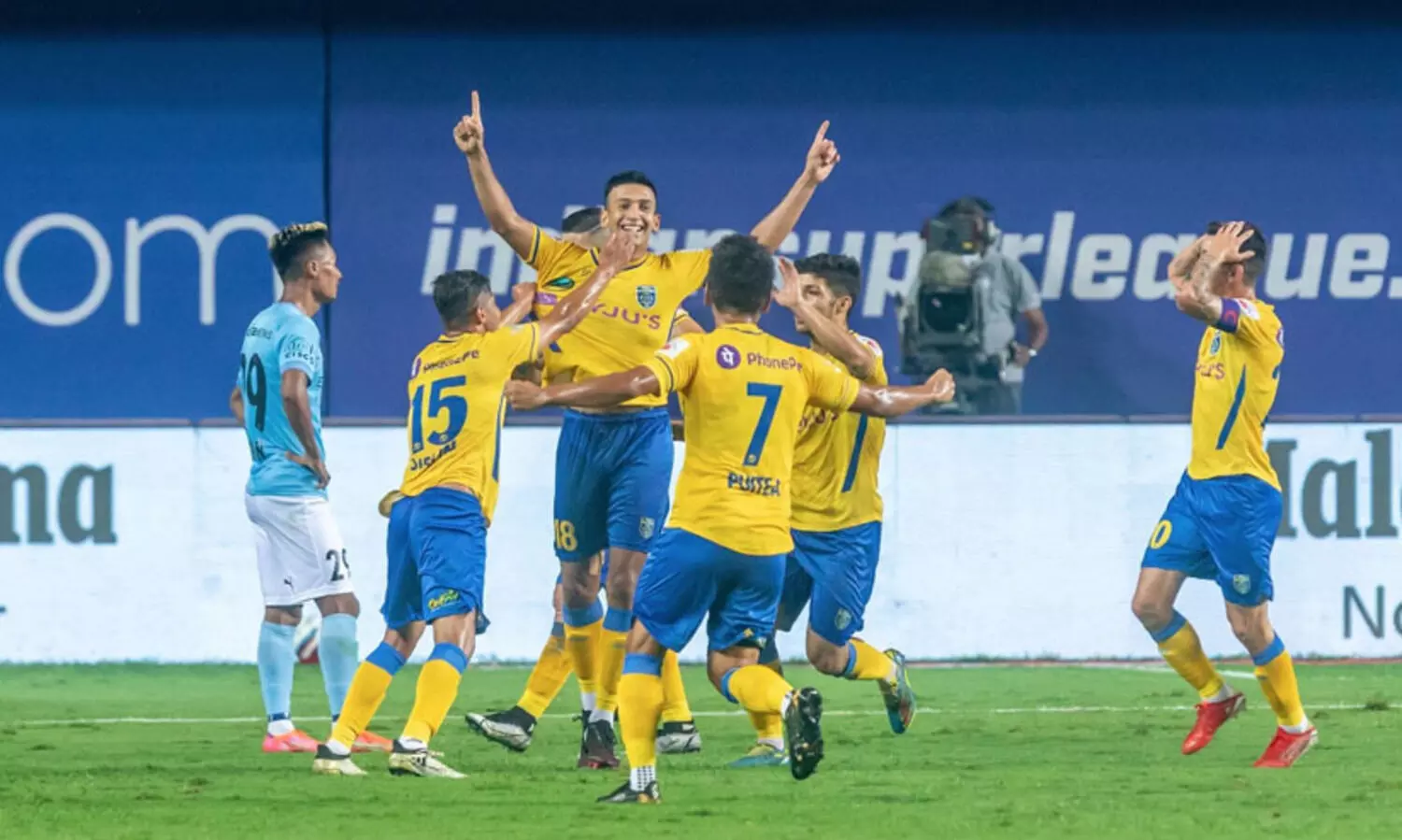 ക്ലാ​സ് ഗോ​ളു​മാ​യി സ​ഹ​ൽ; വാ​സ്ക്വ​സി​ന് ഡ​ബ്ൾ; കേരള ബ്ലാസ്റ്റേഴ്സിന് മിന്നുന്ന ജയം