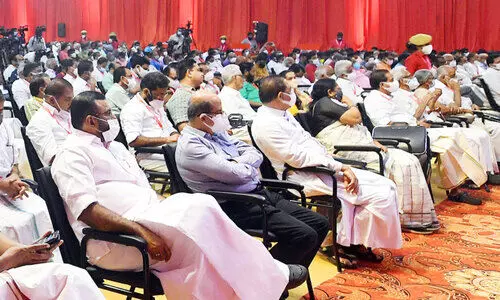 പാർട്ടിക്കുള്ളിൽ യുവതയുടെ പ്രാതിനിധ്യം 10 ശതമാനം പോലുമില്ല; സ്വയം വിമർശനപരമായി സി.പി.എം