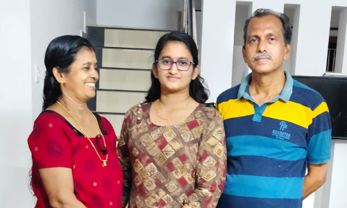 നാട്ടിലെത്തിയെങ്കിലും സുഹൃത്തുക്കളുടെ ദുരിതത്തിൽ വേദനിച്ച്​ ശ്രീലക്ഷ്മി