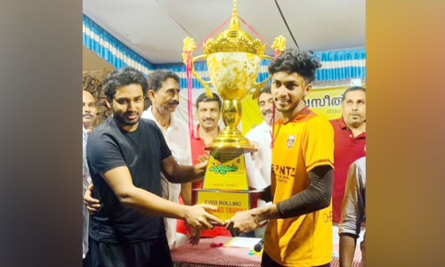 സന്തോഷ് ട്രോഫി താരത്തിന്റെ സ്മരണക്കായി നടന്ന ഫുട്ബാൾ മേളയിൽ ട്രോഫി നേടിയത് മകന്റെ ടീം