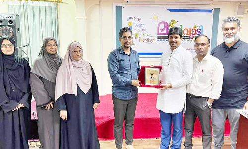 മ​ല​ർ​വാ​ടി റി​സോ​ഴ്‌​സ് ടീ​മി​ന് പ​രി​ശീ​ല​ന​ക്ക​ള​രി സം​ഘ​ടി​പ്പി​ച്ചു