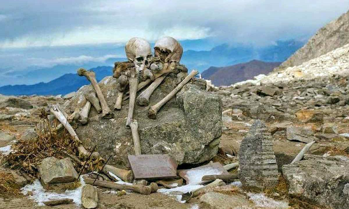 Roopkund skeleton