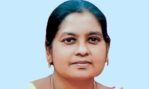 ഇരുചക്ര വാഹനങ്ങള്‍ കൂട്ടിയിടിച്ച് ഹെഡ്മിസ്ട്രസ് മരിച്ചു