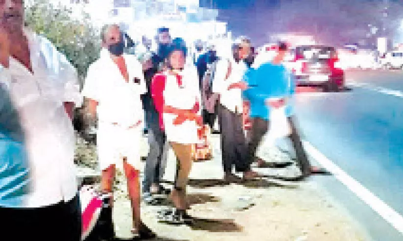 ഇരുട്ടായാൽ കാസർകോട്​ -തലപ്പാടി റൂട്ടിൽ ബസുകൾ കുറവ്