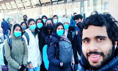 കിയവിൽനിന്ന്​ അതിർത്തിയിലെത്താൻ ദുരിതപർവം താണ്ടി ആദിത്യയും സംഘവും