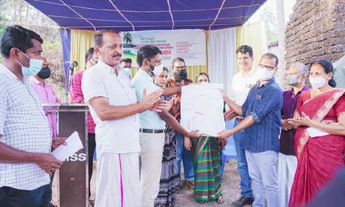 ചൊവ്വാപ്പുഴയിലെ കൈയേറ്റഭൂമി ഒഴിപ്പിച്ച് പഞ്ചായത്തിന് കൈമാറി