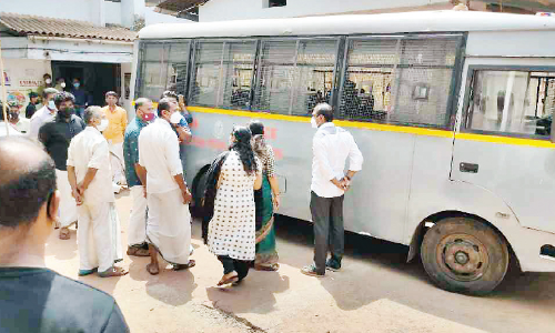 തലശ്ശേരി ജന.ആശുപത്രിയിൽ മാധ്യമ പ്രവർത്തകർക്കുനേരെ കൈയേറ്റ ശ്രമം