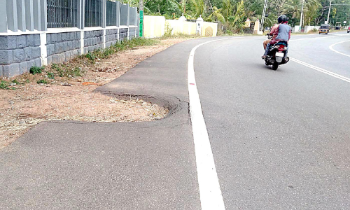 മലയോര ഹൈവേയുടെ ഓരം ഇടിഞ്ഞുതാണു; അപകടക്കെണി