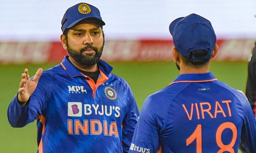 കരിയറിലെ നൂറാം ടെസ്റ്റ് മത്സരം; കോഹ്‌ലിയെ അഭിനന്ദിച്ച് രോഹിത്