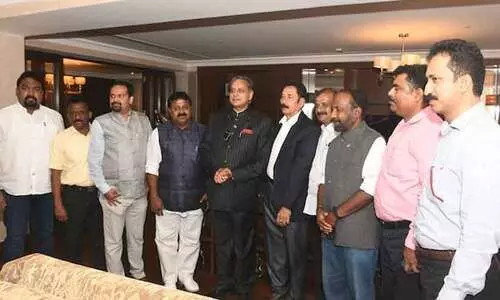 ശശി തരൂർ എം.പിയുമായി കൂടിക്കാഴ്ച