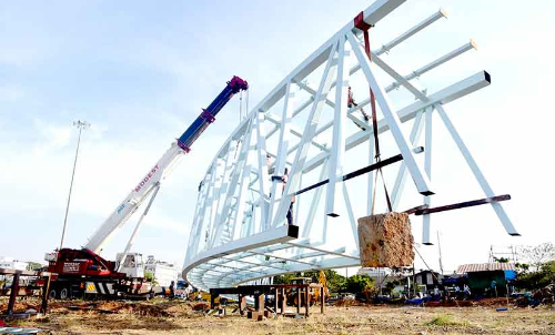 ഗതാഗത നിയന്ത്രണം നഗരം കുരുങ്ങി