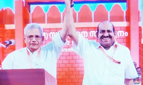 മൂന്നാം തവണയും കോടിയേരി ബാലകൃഷ്ണൻ സി.പി.എം സംസ്ഥാന സെക്രട്ടറി മൂന്നാം തവണയും കോടിയേരി ബാലകൃഷ്ണൻ സി.പി.എം സംസ്ഥാന സെക്രട്ടറി