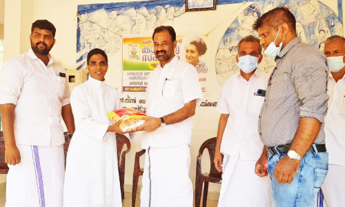 ഒ.​ഐ.​സി.​സി ക​ണ്ണൂ​ർ ജി​ല്ല ക​മ്മി​റ്റി കാ​രു​ണ്യ സ്പ​ർ​ശം​പ​ദ്ധ​തി ഉ​ദ്​​ഘാ​ട​നം