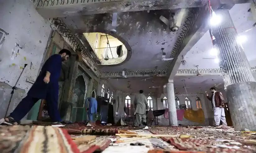 Pakistan mosque suicide attack