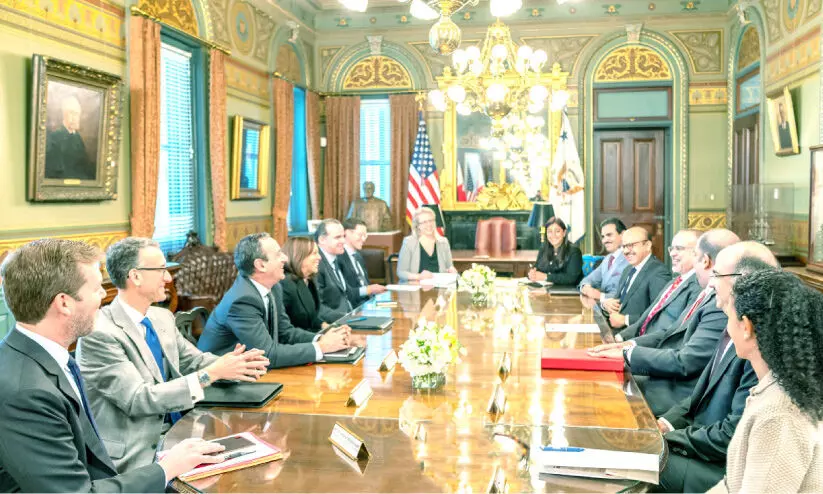 പ്രി​ൻ​സ് സ​ൽ​മാ​ൻ ബി​ൻ ഹ​മ​ദ് ആ​ൽ ഖ​ലീ​ഫ -ക​മ​ല ഹാ​രി​സ് കൂ​ടി​ക്കാ​ഴ്ച