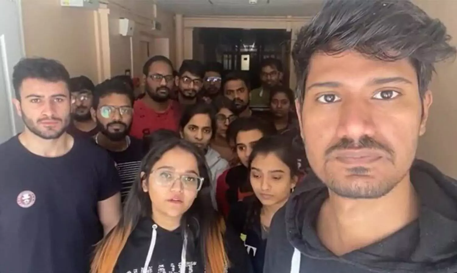 സുമിയിലെ വിദ്യാർഥികളോട് ധൈര്യമായിരിക്കാൻ ആവശ്യപ്പെട്ട് ഇന്ത്യൻ എംബസി