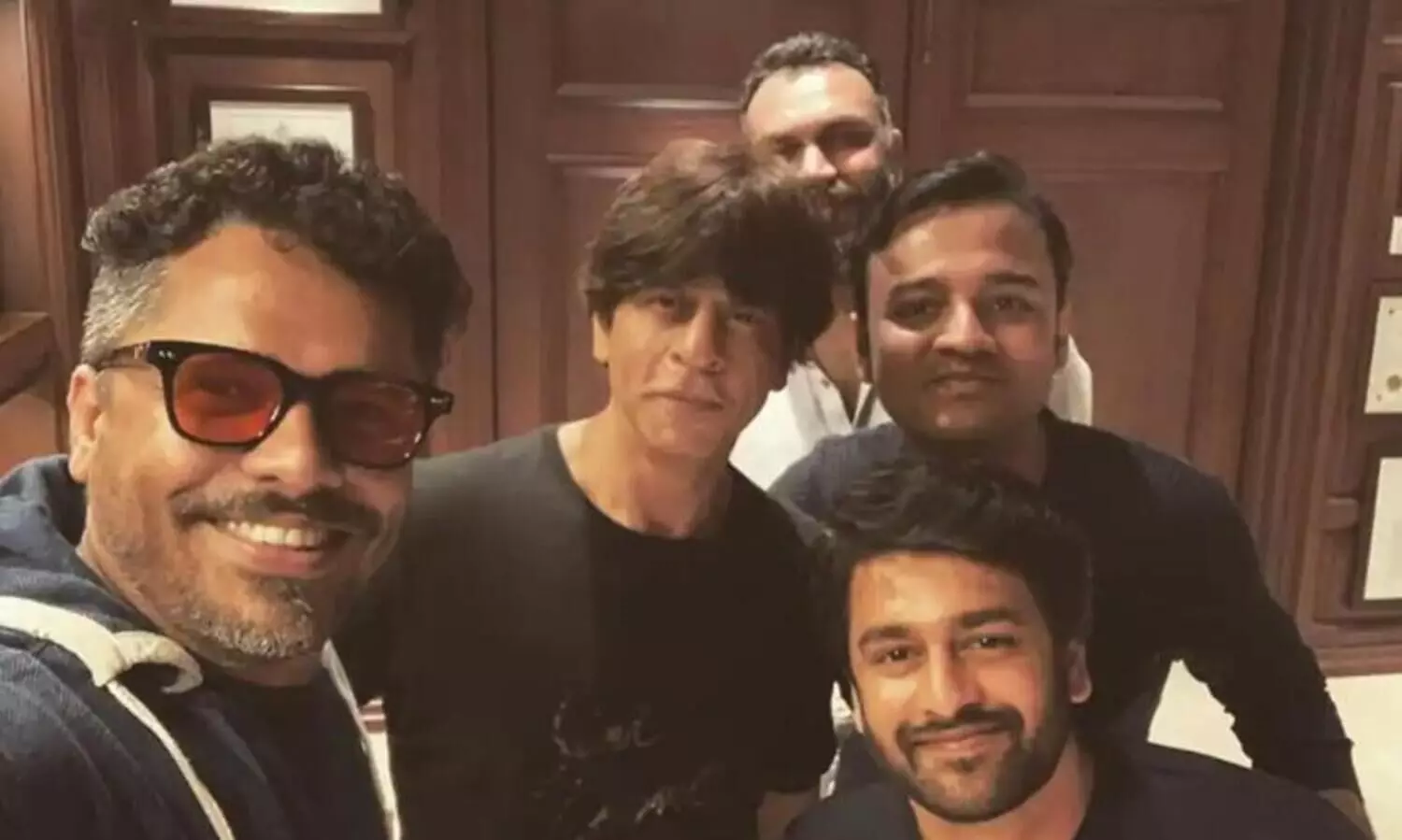 ആഷിഖ് അബുവും ഷാരുഖ് ഖാനും ഒന്നിക്കുന്നു?; അണിയറയിൽ ഒരുങ്ങുന്നത് ത്രില്ലർ