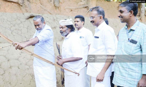 മഞ്ഞിൽ പ്രസാദമായി മന്ത്രി; അറിവുകളുടെ അറ തുറന്ന് രാമൻ