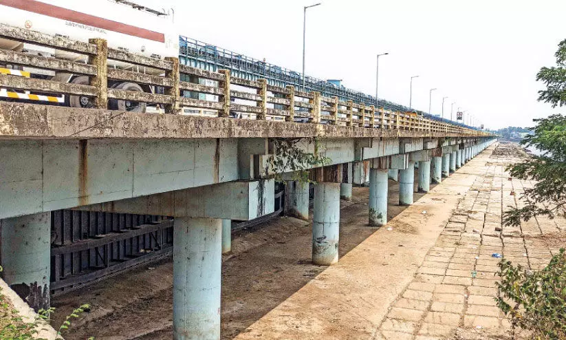 ചമ്രവട്ടം റെഗുലേറ്റർ കം ബ്രിഡ്ജിന്ഇന്ന് 11 വയസ്സ് ചമ്രവട്ടം റെഗുലേറ്റർ കം ബ്രിഡ്ജിന്ഇന്ന് 11 വയസ്സ്