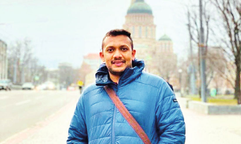 മരണമുഖത്തുനിന്നും ഹാരിസ് വീടണഞ്ഞു മരണമുഖത്തുനിന്നും ഹാരിസ് വീടണഞ്ഞു