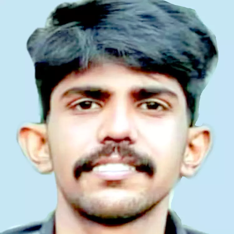 ബസിടിച്ച്​ പരിക്കേറ്റ  യുവാവ്​ മരിച്ചു