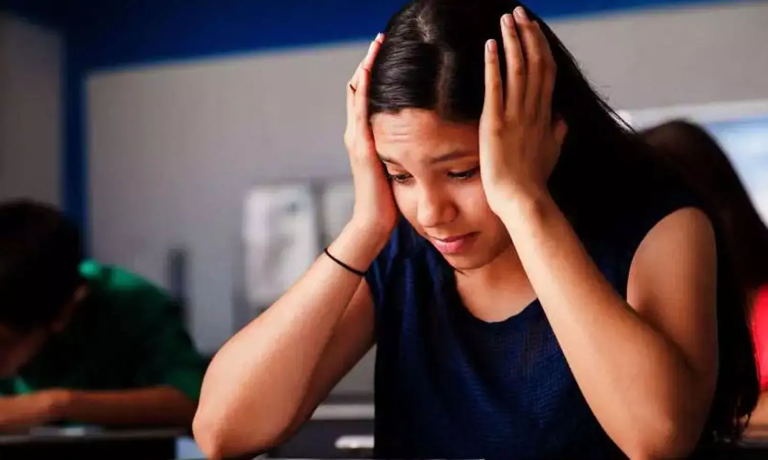 പരീക്ഷാപേടിയെ എങ്ങനെ അതിജയിക്കാം...? ഒരു പിതാവ് തന്റെ മകൾക്ക് അയച്ച യൂട്യൂബ് ലിങ്കുകൾ