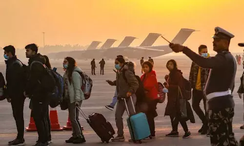 ബോംബാക്രമണം രൂക്ഷമായ സുമിയിൽ കുടുങ്ങിയത് 700 ഇന്ത്യൻ വിദ്യാർഥികൾ; രക്ഷിക്കുന്നതിൽ ശ്രദ്ധ കേന്ദ്രീകരിക്കുമെന്ന് കേന്ദ്ര സർക്കാർ