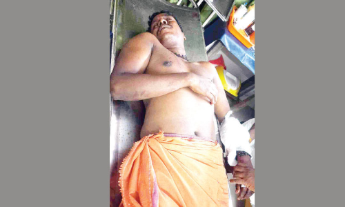 young man was wounded by knife/ chirakkal colony