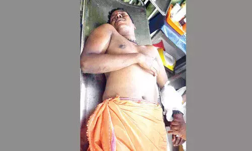 young man was wounded by knife/ chirakkal colony