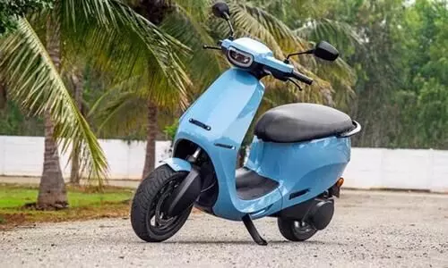 ഏഥറും റിവോൾട്ടും പിന്നിൽ; ഇ.വി വിൽപ്പനയിൽ ഒല കുതിക്കുന്നു ഏഥറും റിവോൾട്ടും പിന്നിൽ; ഇ.വി വിൽപ്പനയിൽ ഒല കുതിക്കുന്നു