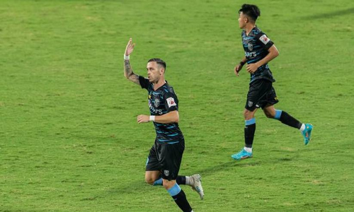 മൈതാനത്ത് പൊരിഞ്ഞ ഗോളടി; കേരള ബ്ലാസ്റ്റേഴ്സ്- എഫ്.സി ഗോവ മത്സരം സമനിലയിൽ