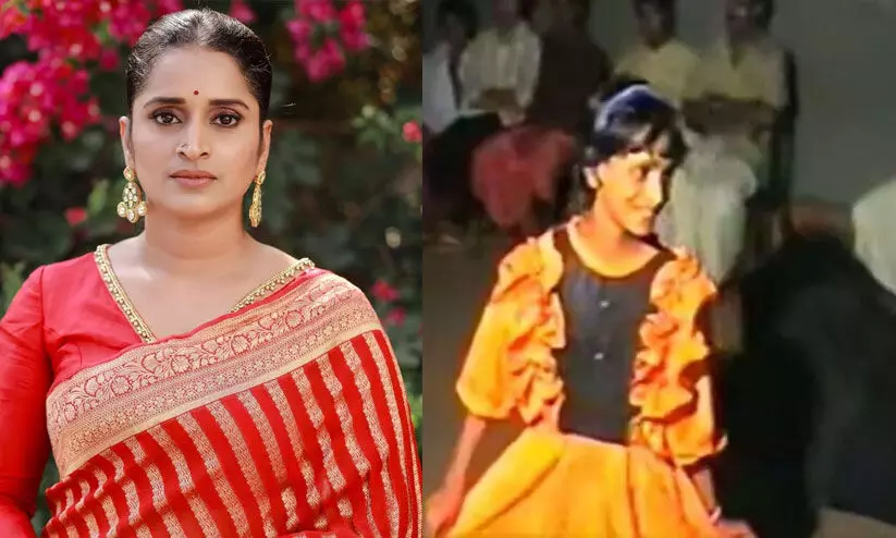 പാത്തു ആറാടുകയാണ്... -അയൽവീട്ടിലെ കല്യാണത്തലേന്ന് നൃത്തം ചെയ്യുന്ന കൊച്ച് സുരഭി ലക്ഷ്മിയെ കാണാം