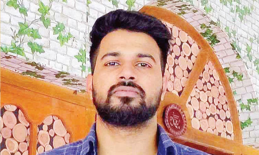 ഖാർകീവിൽനിന്ന് ആദിൽ തിരിച്ചെത്തി; വലിയകത്ത് വീട്ടിൽ ആശ്വാസം ഖാർകീവിൽനിന്ന് ആദിൽ തിരിച്ചെത്തി; വലിയകത്ത് വീട്ടിൽ ആശ്വാസം