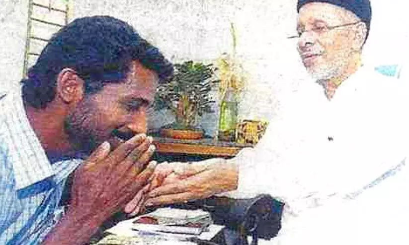 ഹൈദരലി തങ്ങളുടെ കാരുണ്യസ്മരണയിൽ സുനീർ