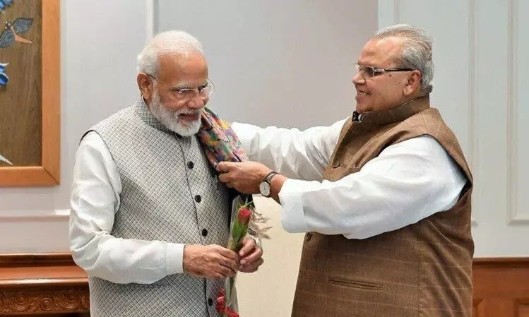 satyapal mallik with narendra modi satyapal mallik with narendra modi