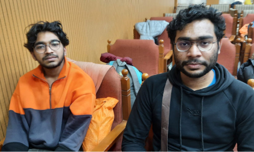 In the shop next door when Naveen dies Amir did not change the shock