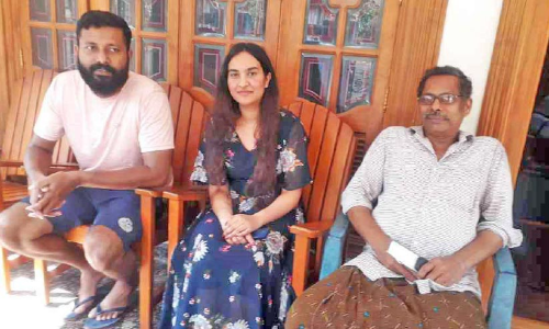 ലാ​പ് ടോ​പ്, പുസ്തകം, വ​സ്ത്രം... എല്ലാം ഉപേക്ഷിച്ച് ജീവനുംകൊണ്ട് ഓടി