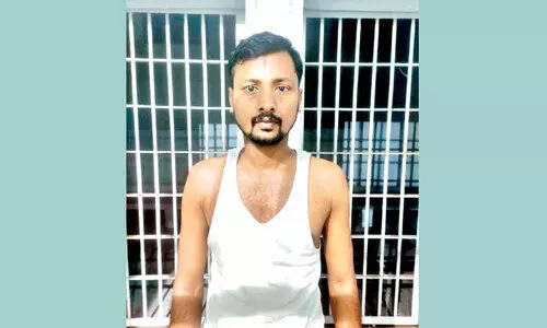 Inter state worker arrested with counterfeit notes