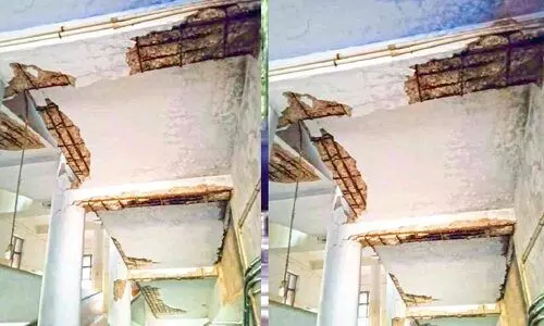 ജനറൽ ആശുപത്രി കെട്ടിടം തകർച്ചയിൽ; ഭീതിയോടെ രോഗികൾ ജനറൽ ആശുപത്രി കെട്ടിടം തകർച്ചയിൽ; ഭീതിയോടെ രോഗികൾ