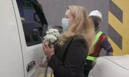 German woman Shane Warne’s corpse