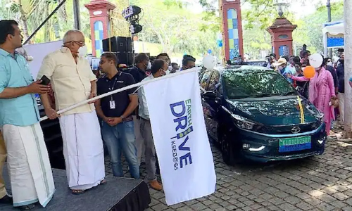 കെഎസ്ഇബി@65; 65ാം പിറന്നാളിന്​ 65 ഇ-വാഹനങ്ങൾ, സാരഥികളായത്​ വനിതകളും