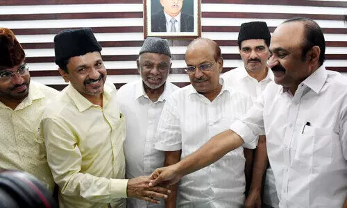 Muslim League without abandoning traditional; Panakkad family waiting for tradition