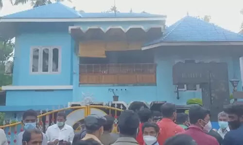 വർക്കലയിൽ തീ പടർന്ന വീടിനുള്ളവർ മരിച്ചത് പുക ശ്വസിച്ച്; ഐ.ജി നിശാന്തിനി അന്വേഷിക്കും